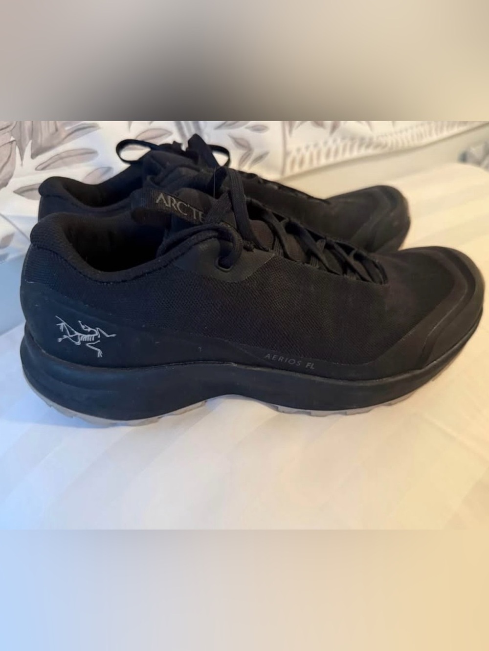 Arc'teryx women’s Aerios FL Low-Top Trail Shoes - Black